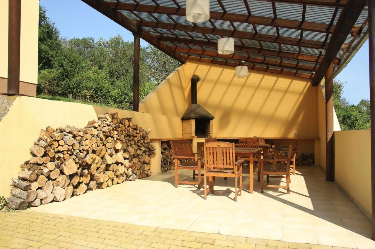 Cerny Kocour Apart Hotel Sarovy Buitenkant foto