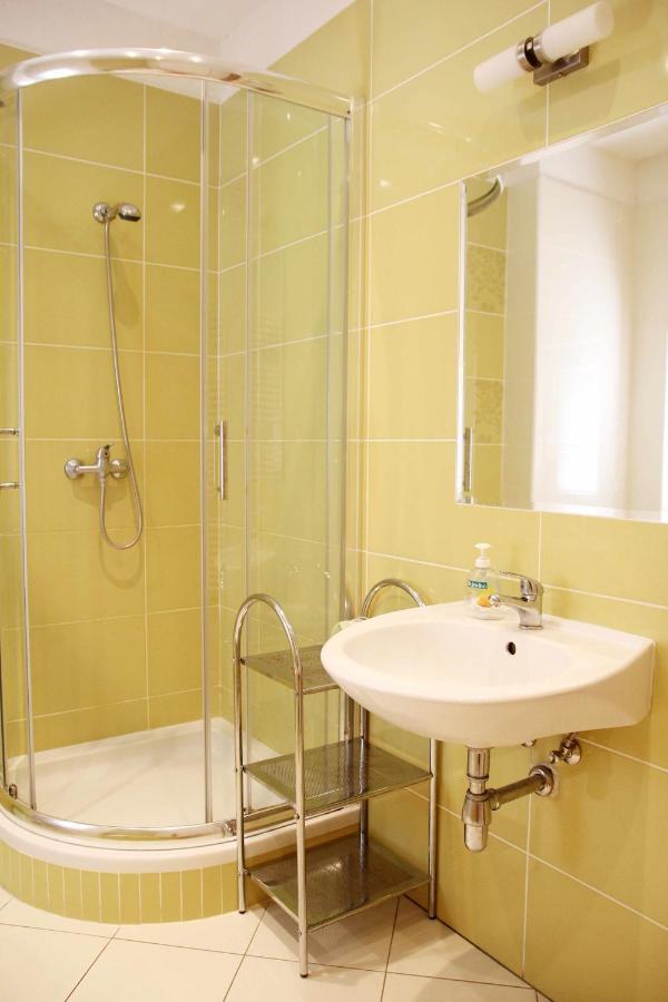 Cerny Kocour Apart Hotel Sarovy Buitenkant foto