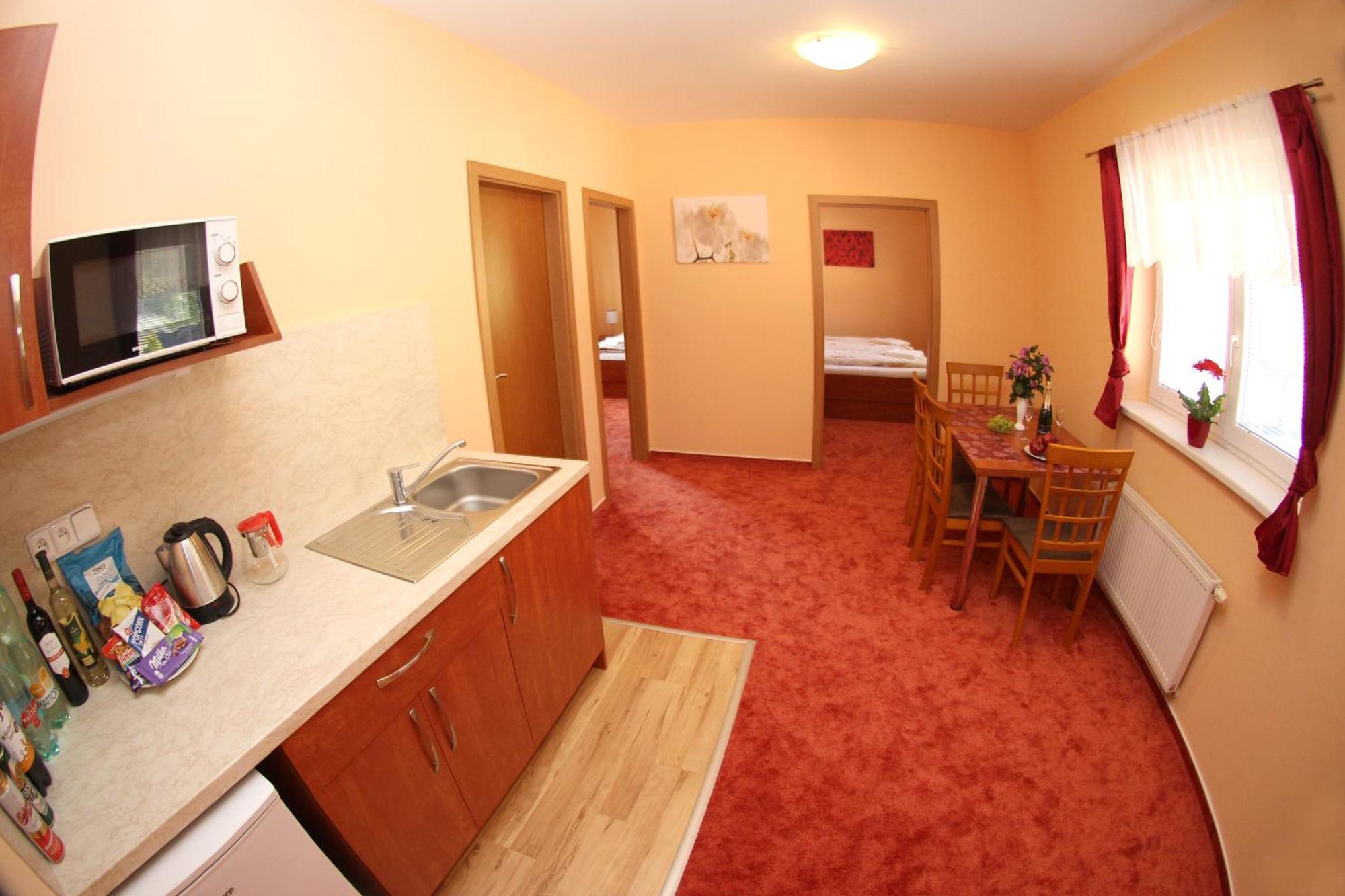 Cerny Kocour Apart Hotel Sarovy Buitenkant foto