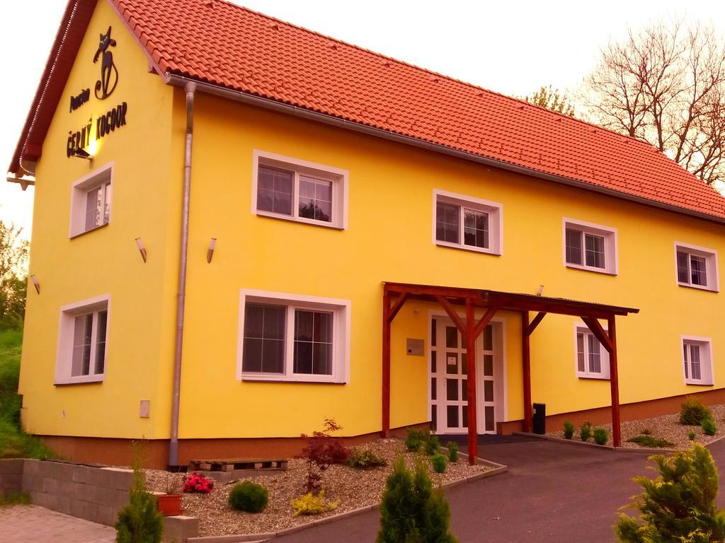 Cerny Kocour Apart Hotel Sarovy Buitenkant foto